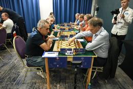 The Icelandic team played the Canadian team yesterday.