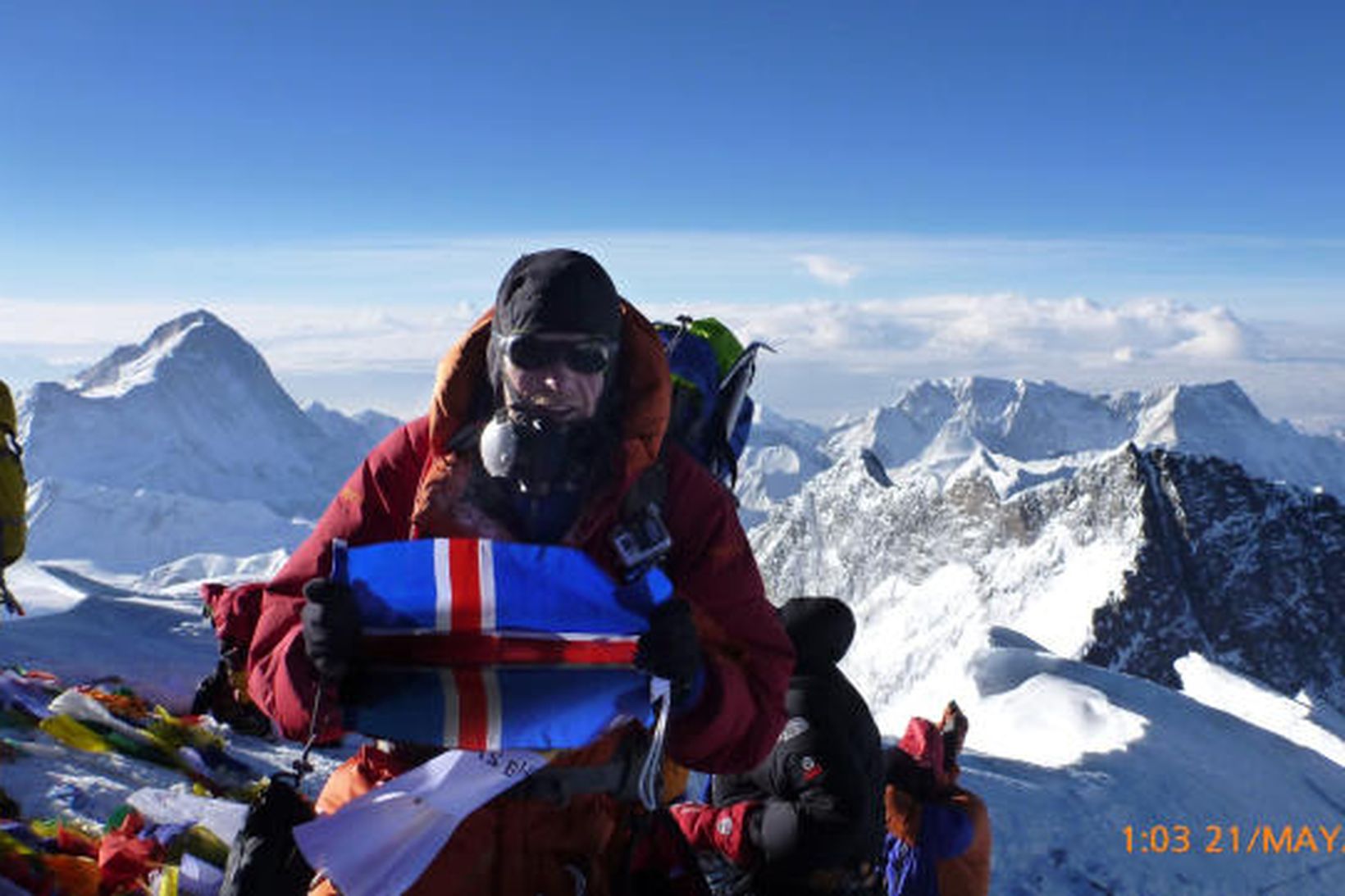 Ingólfur Geir Gissurarson á toppi Everest á þriðjudagsmorgun.