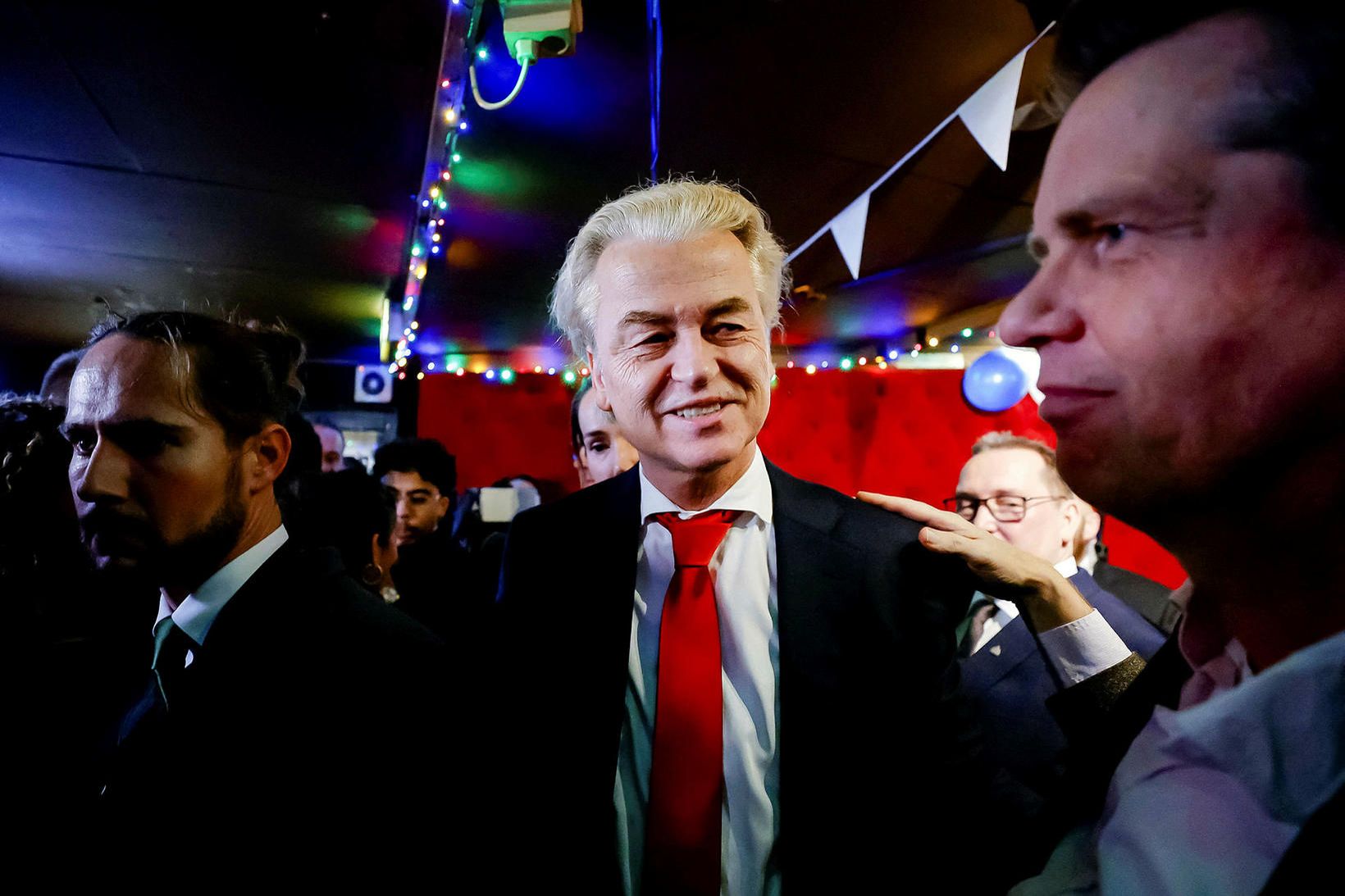 Geert Wilders er að vonum ánægður með niðurstöðu kosninganna.