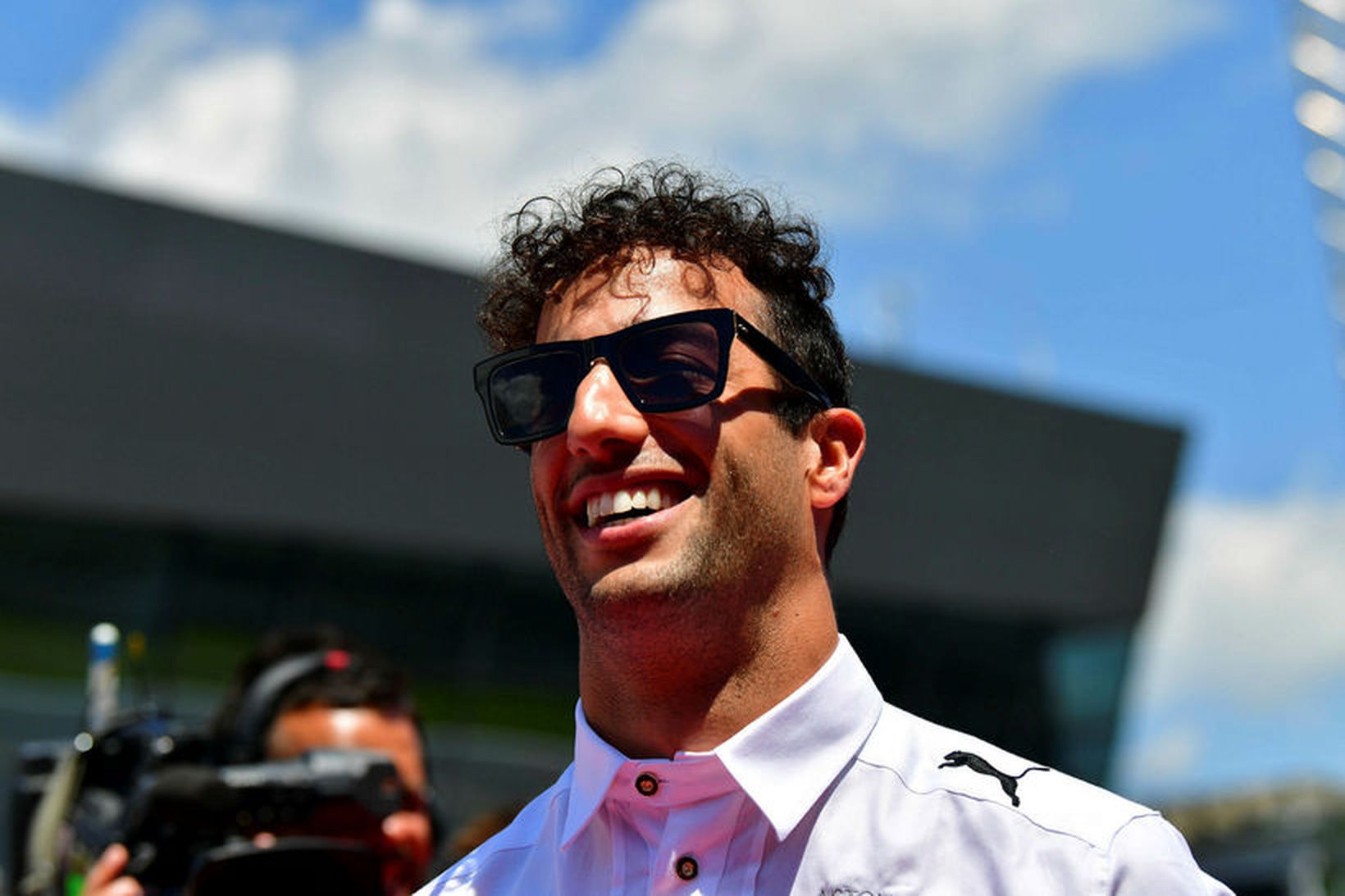 Daniel Ricciardo með vörumerki sitt, brosið mikla.