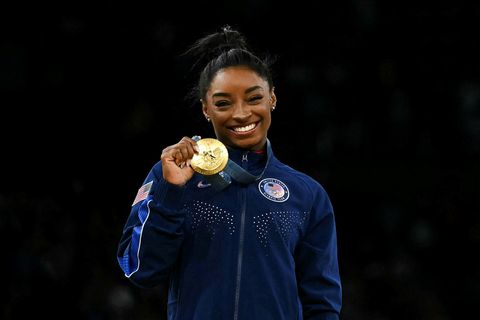 Fimleikakonan Simone Biles vann fjögur verðlaun á Ólympíuleikunum, þrjú gull og eitt silfur. Hún er …