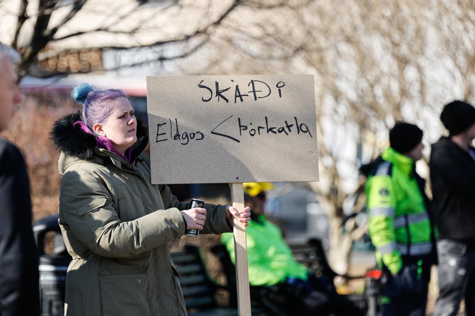 Nanna Grettisdóttir á mótmælafundi Grindvíkinga á Austurvelli nú síðdegis.