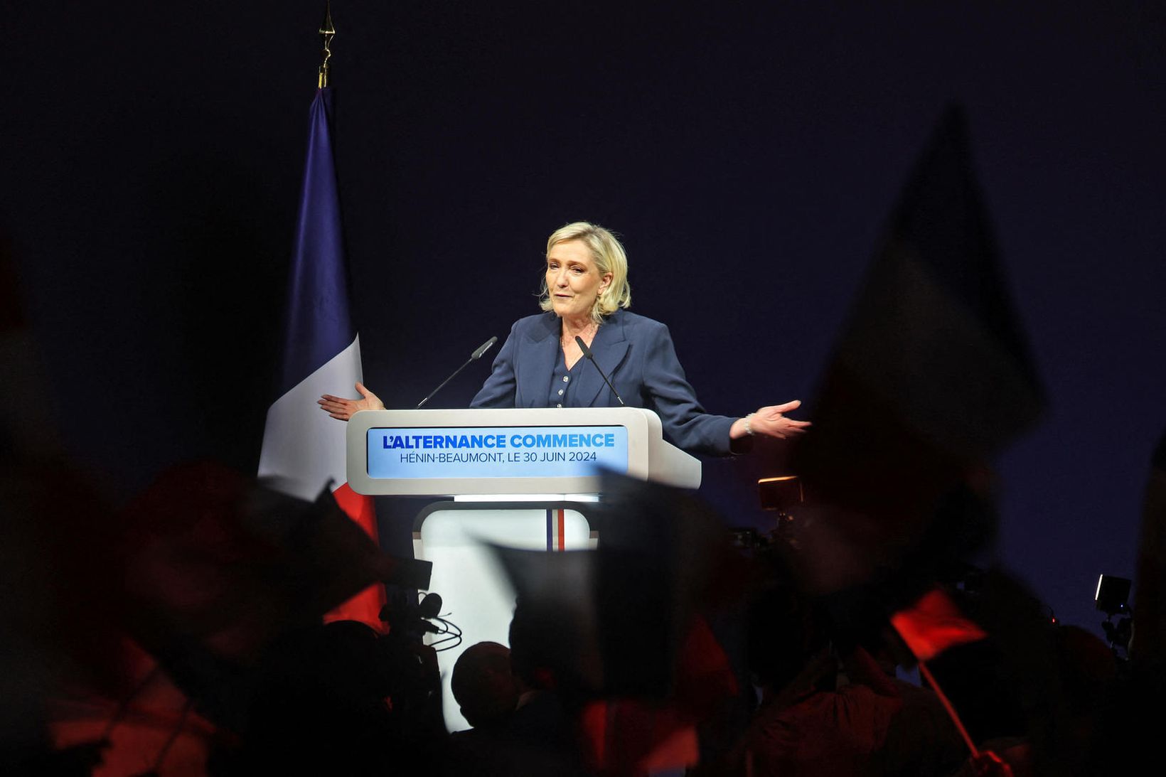 Marine Le Pen ávarpaði stuðningsmenn flokks síns í gær.