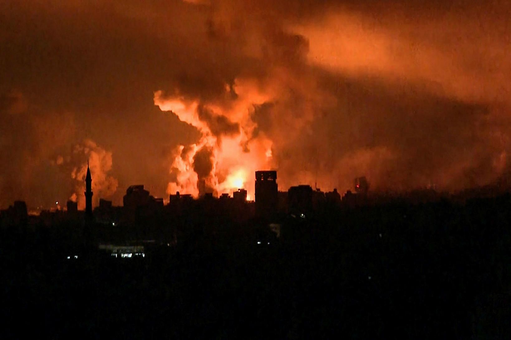 Ísraelsher og Hamas-liðar berjast nú á tveimur svæðum innan Gaza.