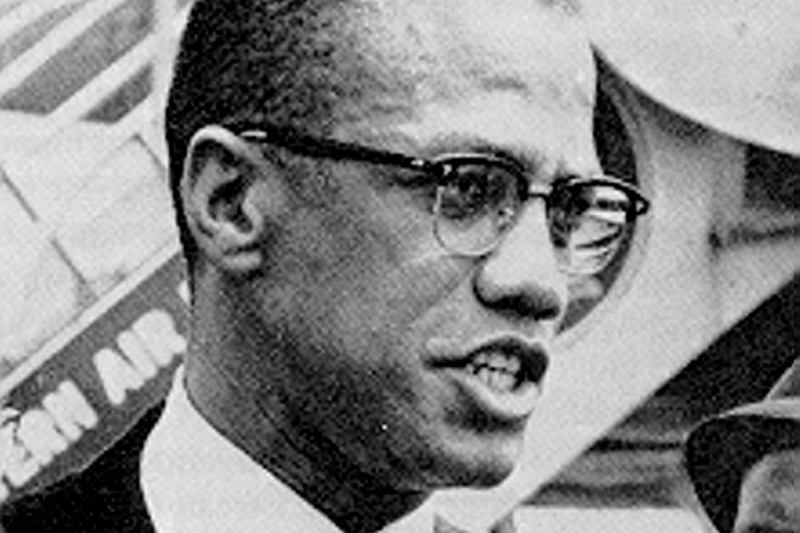 Malcolm X var skotinn til bana í febrúar árið 1965.