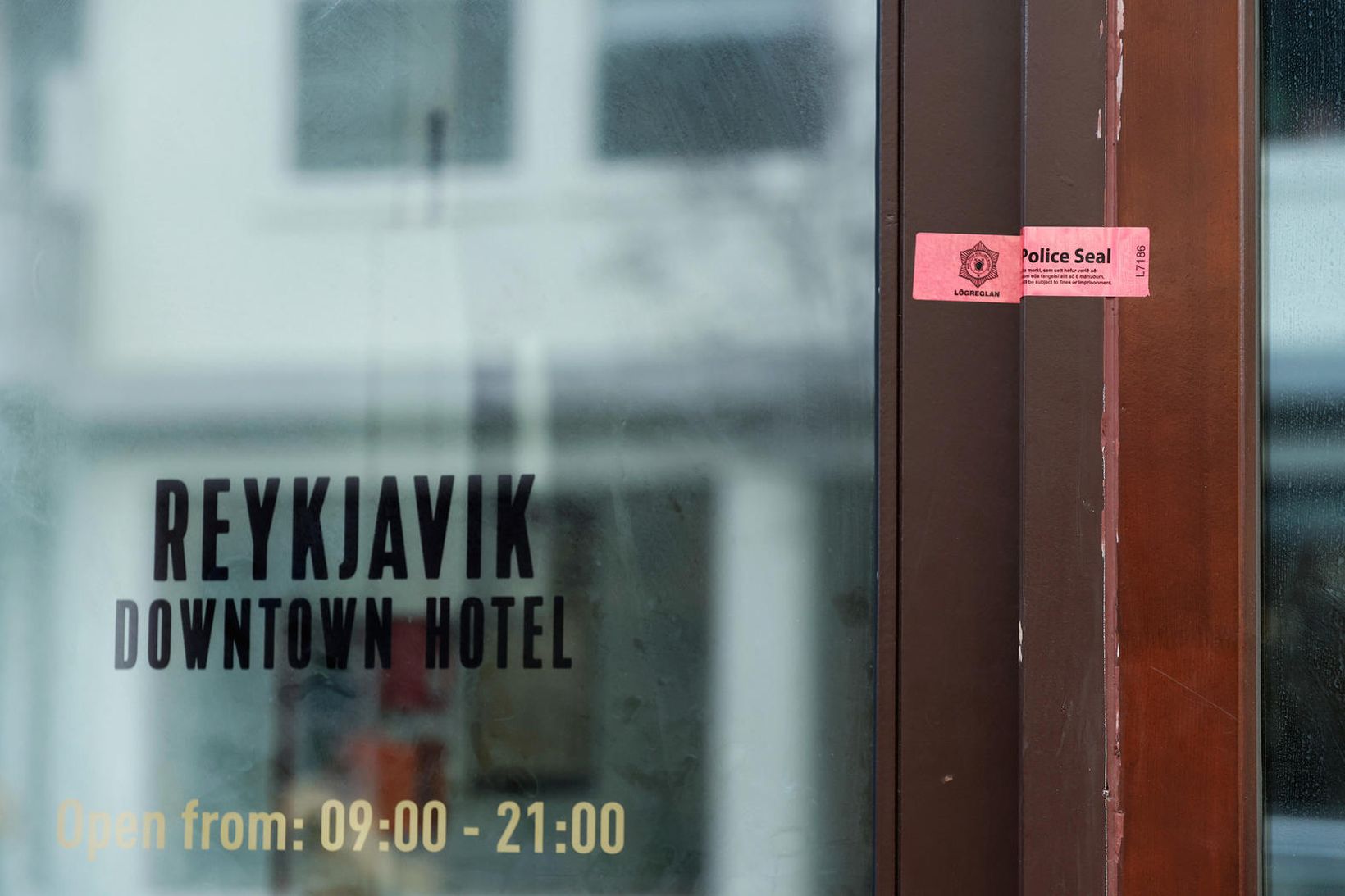 Reykjavik Downtown Hotel er nú innsiglað eftir aðgerðir lögreglu