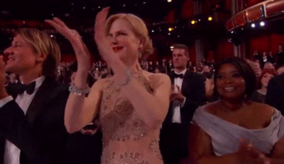 Skringilegt klapp Nicole Kidman vekur athygli
