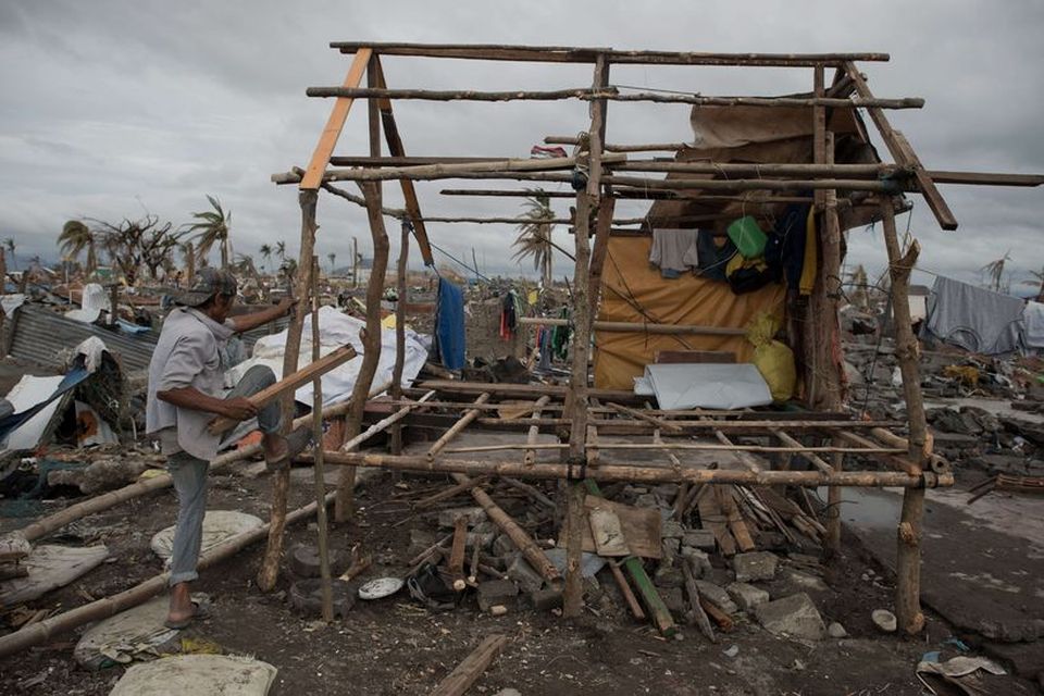 Frá borginni Tacloban á Filippseyjum í gær.
