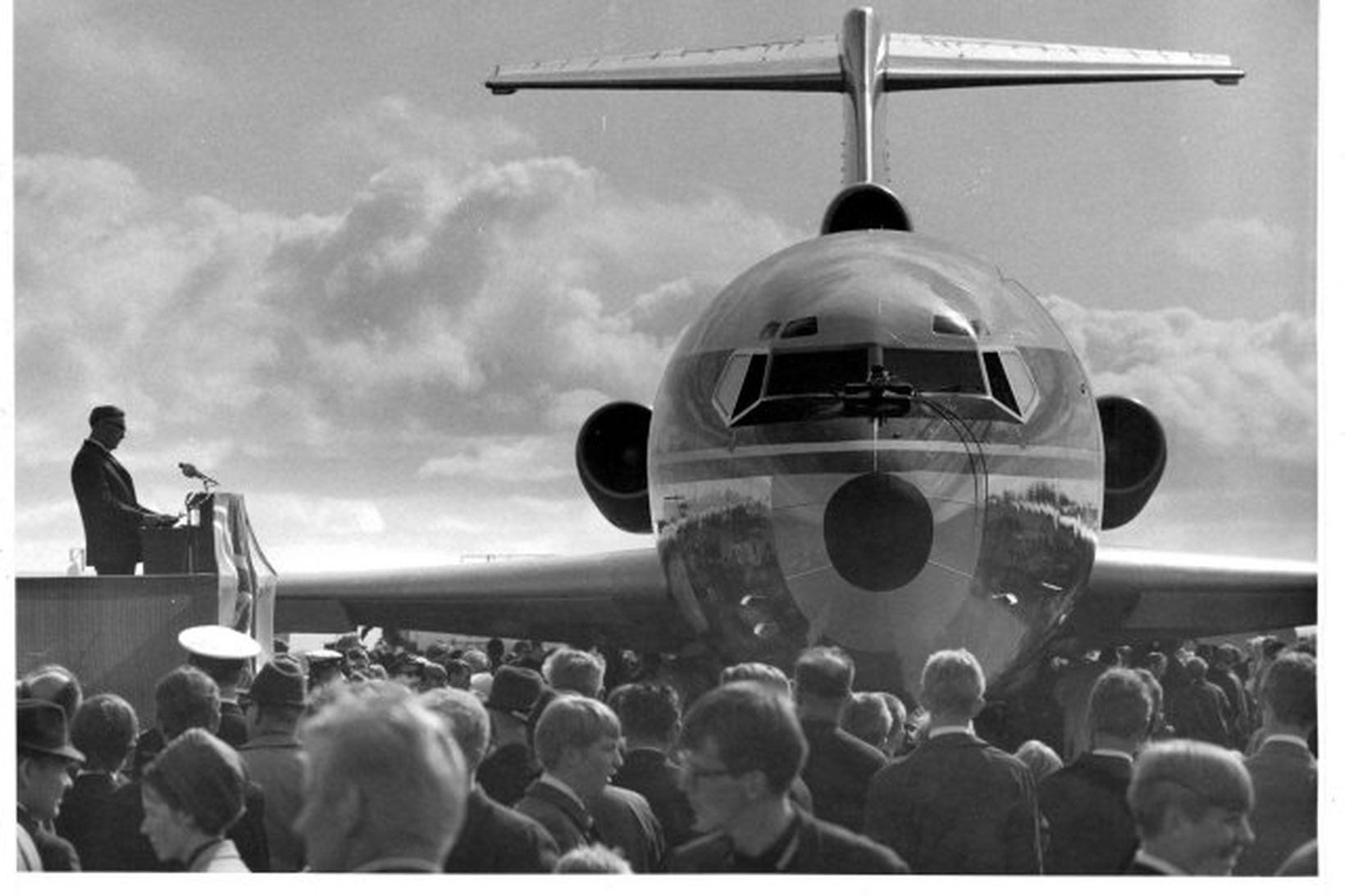 Gullfaxi Flugfélags Íslands, Boeing 727, fyrsta þota í eigu Íslendinga …