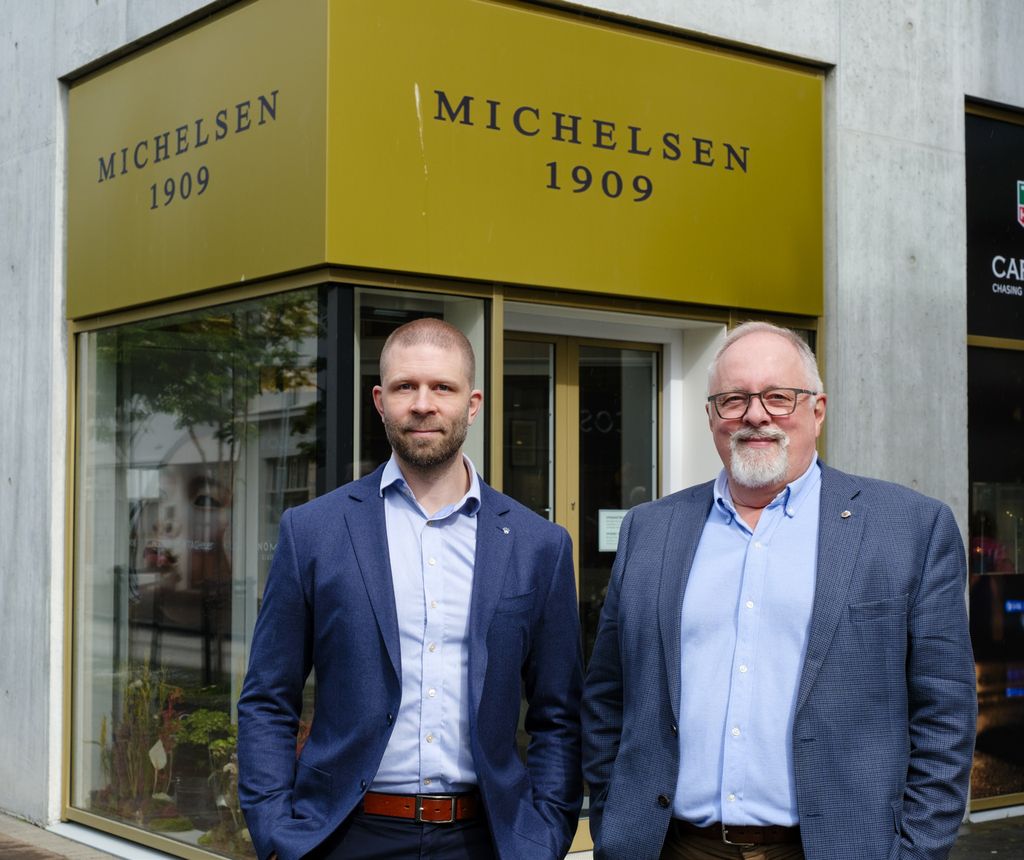 Rekstur. Robert F. Michelsen, framkvæmdastjóri Michelsen og Frank Michelsen, eigandi Michelsen.