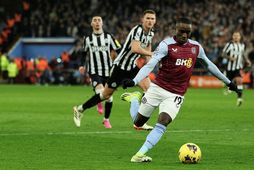 Moussa Diaby í leik með Aston Villa.