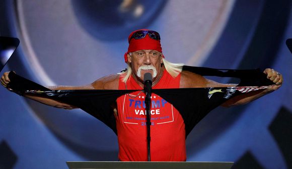 Hulk Hogan reif sig úr bolnum fyrir Trump
