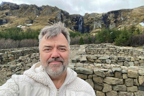 The beloved actor Örn Árnason is also a licensed guide with the right to drive a bus for 20 people. Here he is close to Ólafsvík, in and old round-up area.
