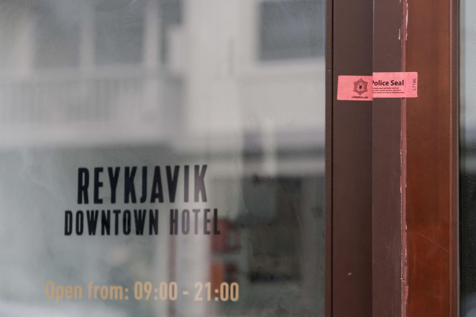 Reykjavík Downtown Hotel hefur verið innsiglað af lögreglu.