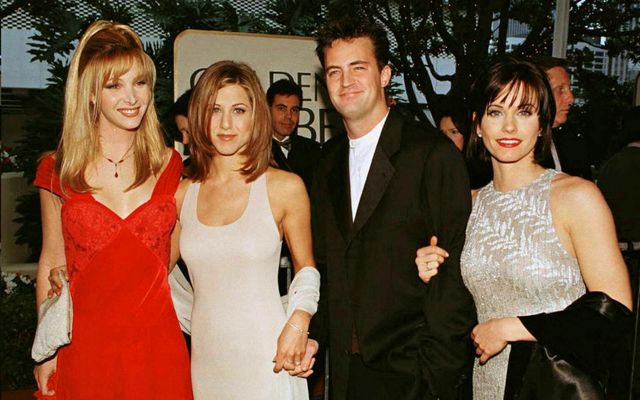 Friends-stjörnurnar Lisa Kudrow, Jennifer Aniston, Matthew Perry og Courtney Cox árið 1996.