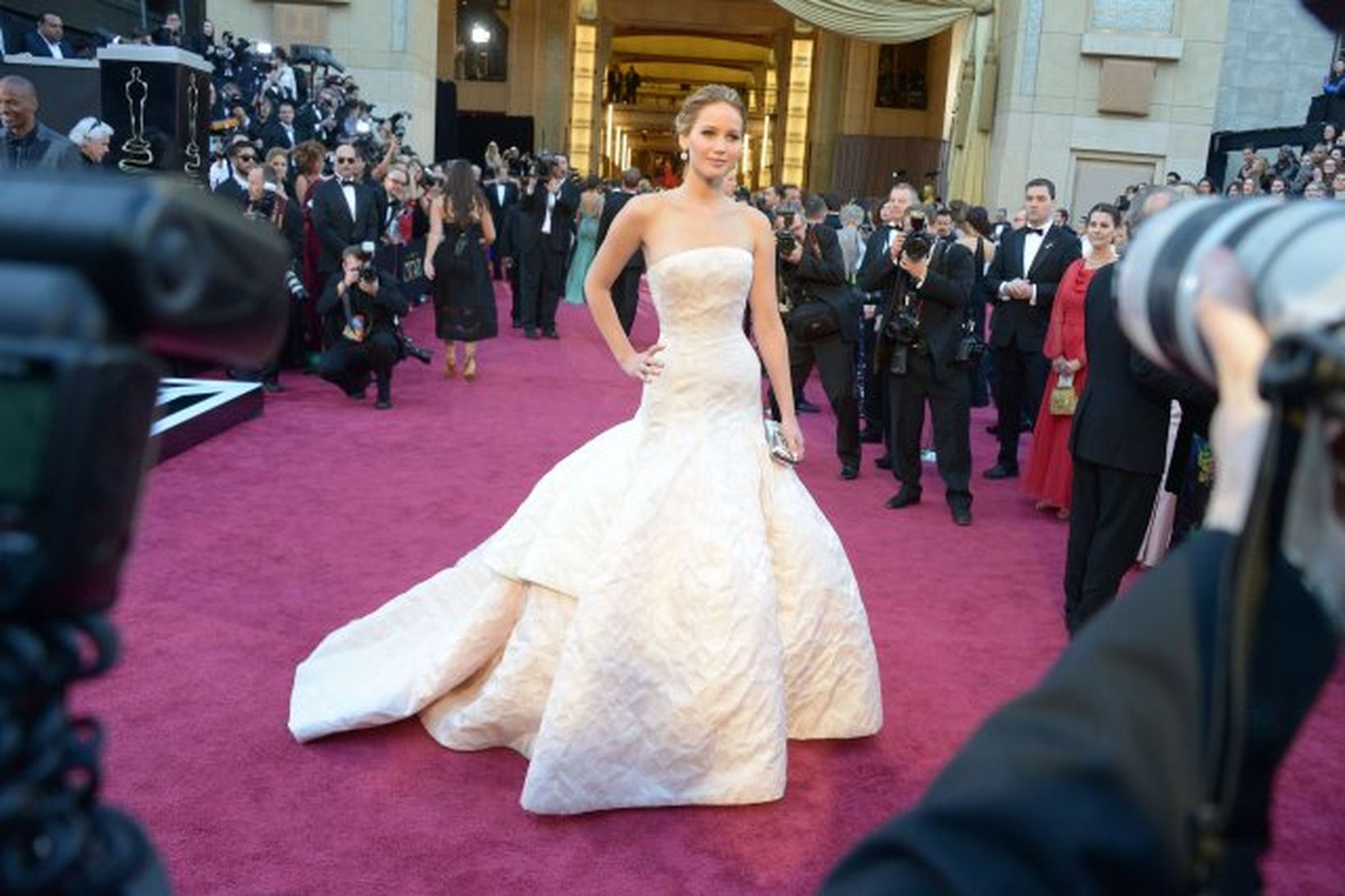 Jennifer Lawrence var sérlega glæsileg á rauða dreglinum árið 2013 …