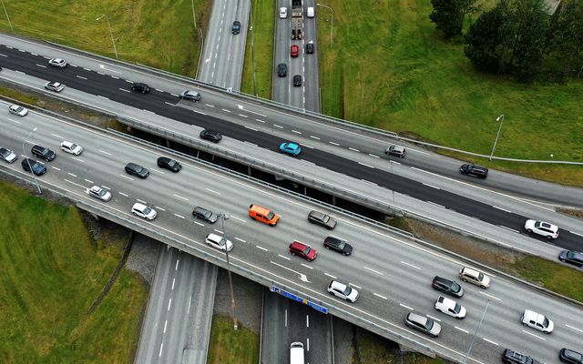 „Það eru hins vegar sveiflur í fjárstreymi á milli ára. Á meðan framkvæmdir eru á …