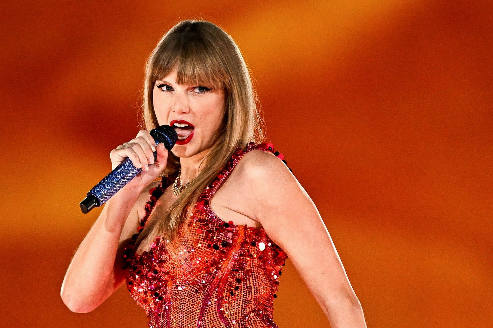 Aðdáendur Taylor Swift safna 20 milljónum fyrir Kamalu Harris, en …