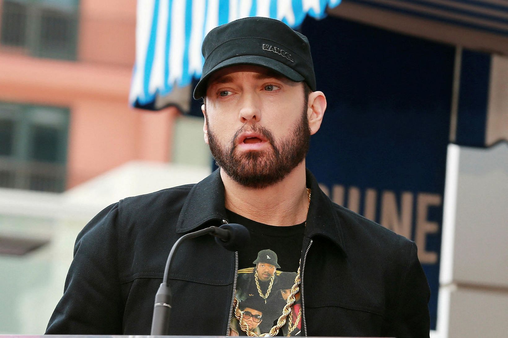 Eminem fagnar 16 árum edrú