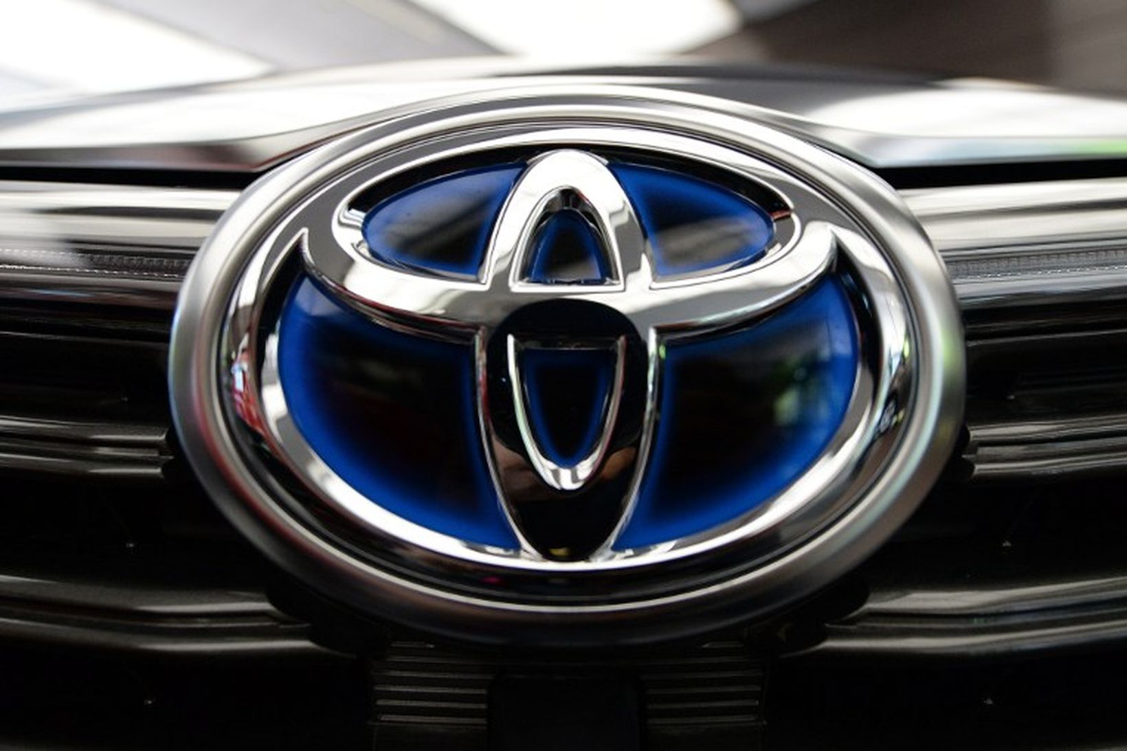 Toyota er áfram stærsti bílsmiður heims.