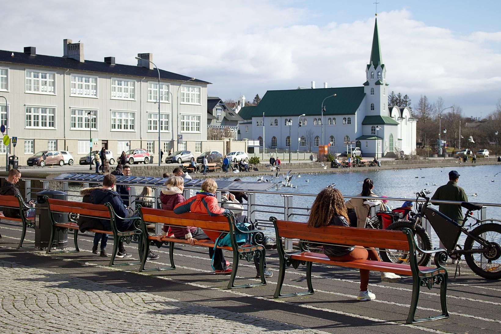 Faraldurinn er ekki eini óvissuþátturinn sem Íslendingar standa frammi fyrir …