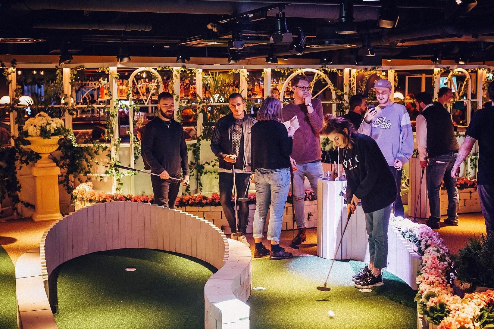 Sigmar fékk innblástur fyrir verkefnið frá Swingers: The Crazy Golfclub …