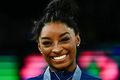 Sigursæl Simone Biles með sitt sjötta ólympíugull í gærkvöld.