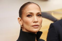 Jennifer Lopez er sögð senda Ben Affleck skilaboð með lagi sínu Cambia el Paso.