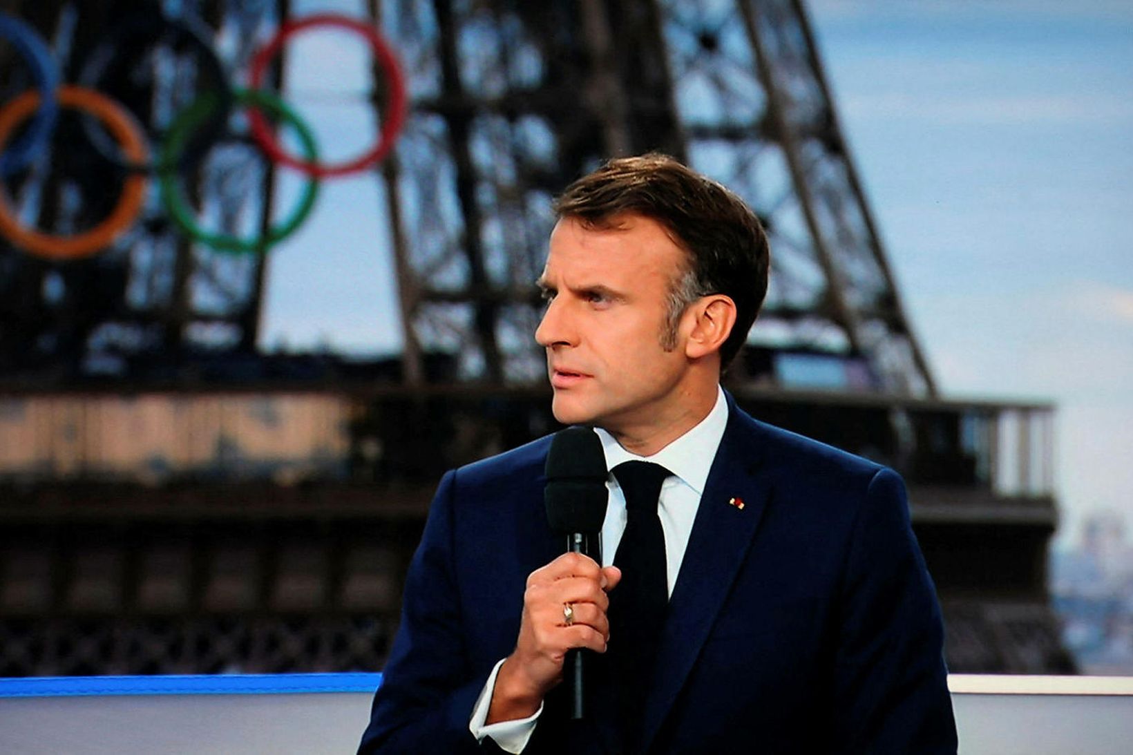Macron var í sjónvarpsviðtali á France 2.